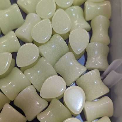 Teardrop Glow Glass Plugs