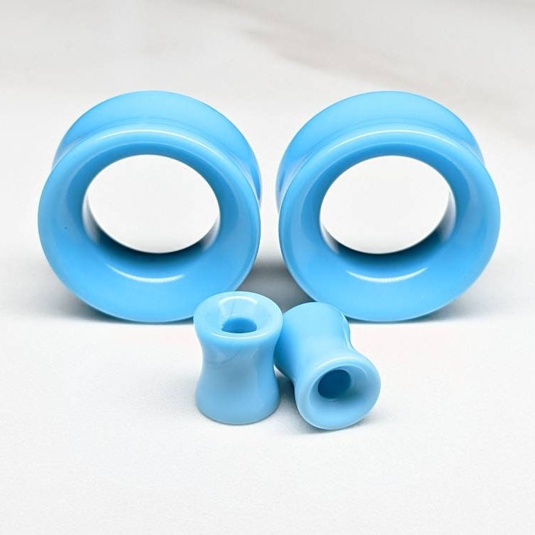 Teal tunnels for stretched ears