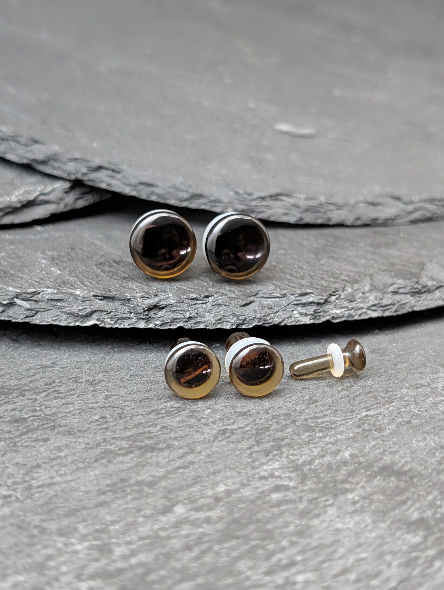 Brown Glass Single Flare Plugs