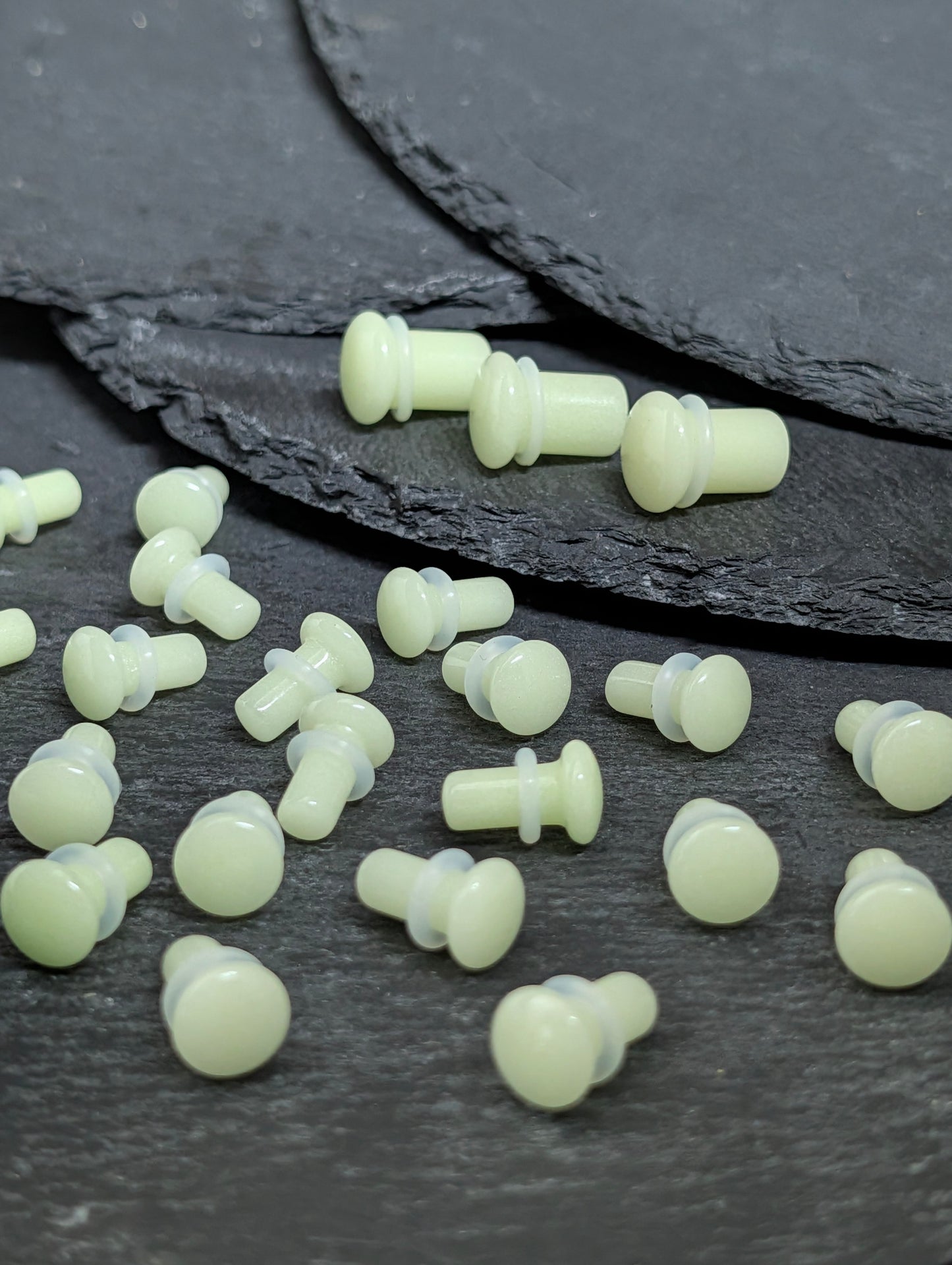 Glow Glass Single Flare Plugs